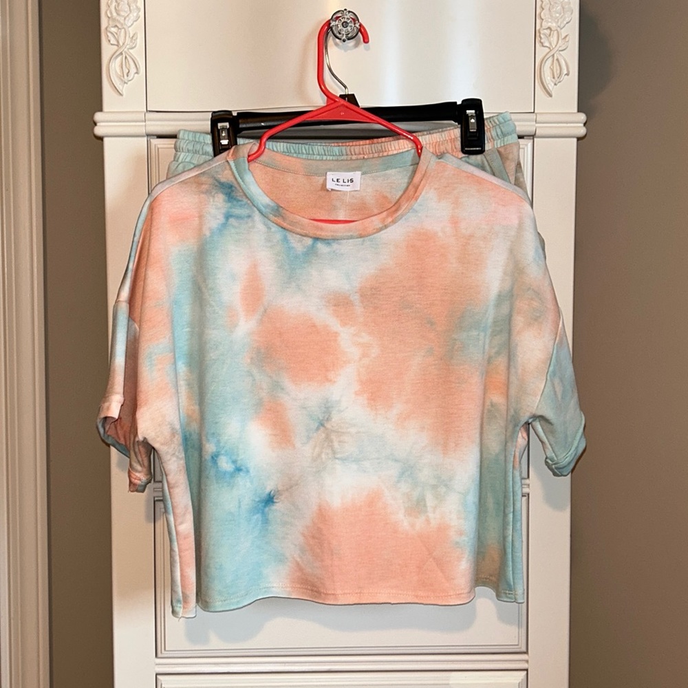 NWT LE LIS Shorts Set